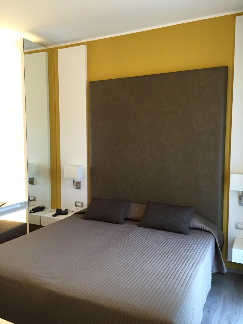 Hotel Giulietta Romeo Lazise Exterior photo