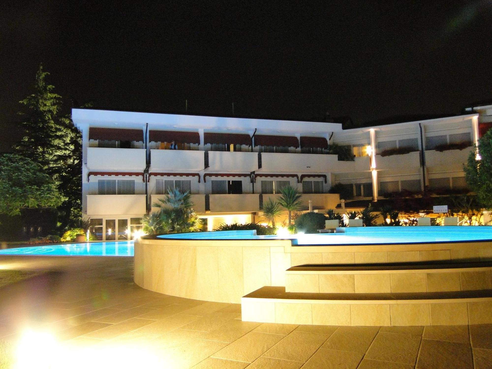 Hotel Giulietta Romeo Lazise Exterior photo
