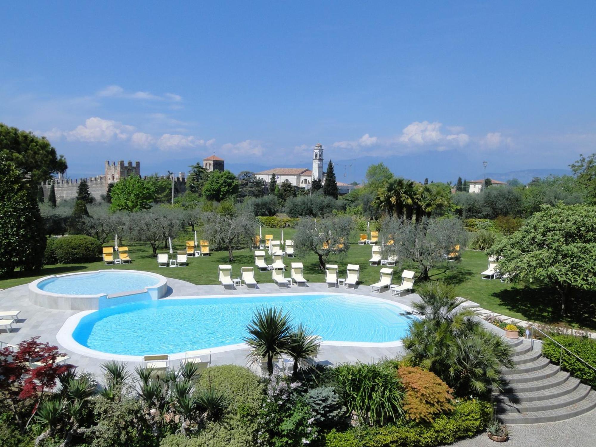 Hotel Giulietta Romeo Lazise Exterior photo