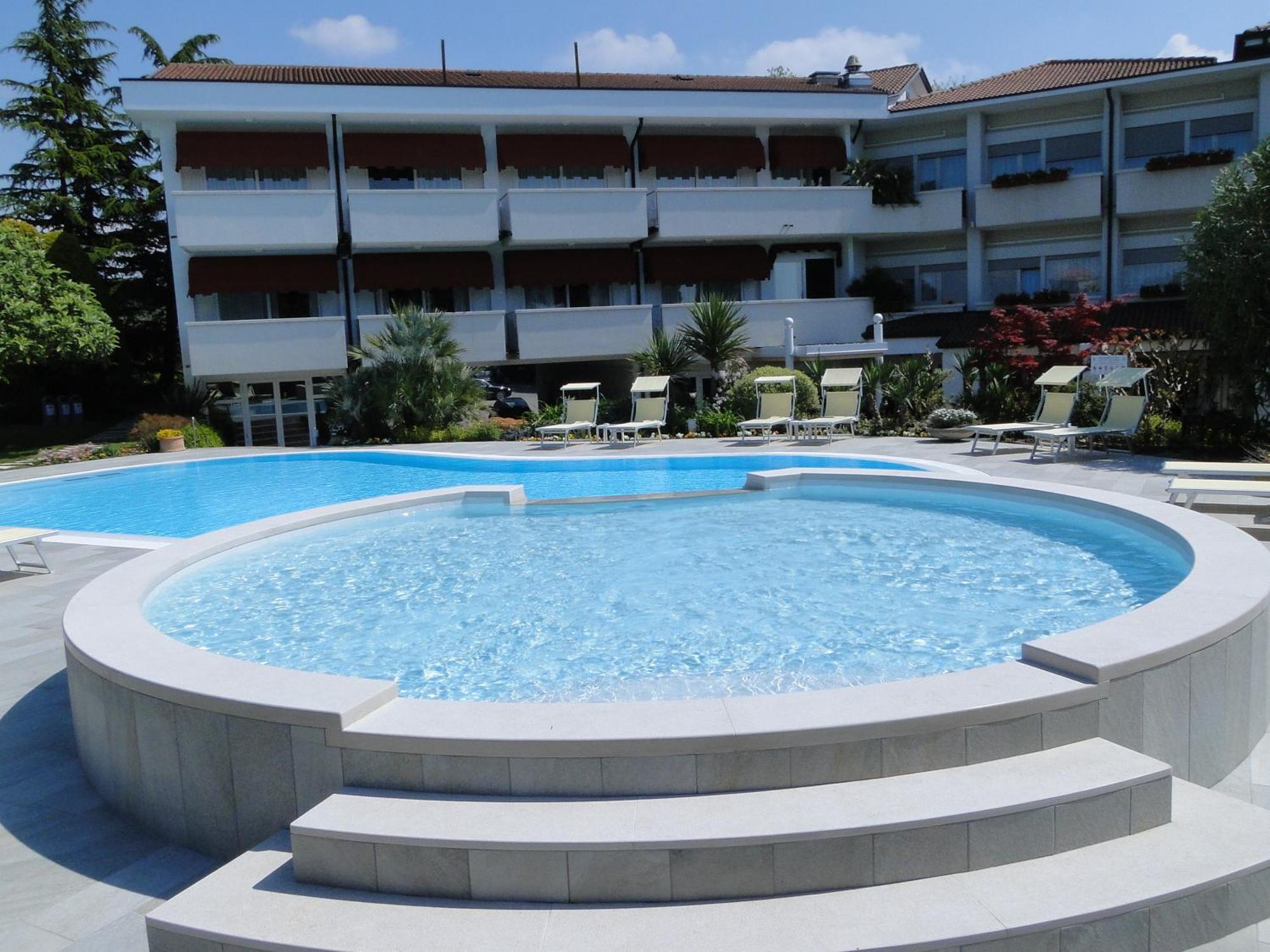 Hotel Giulietta Romeo Lazise Exterior photo