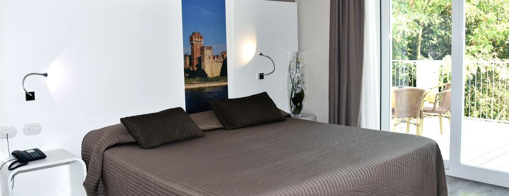 Hotel Giulietta Romeo Lazise Exterior photo